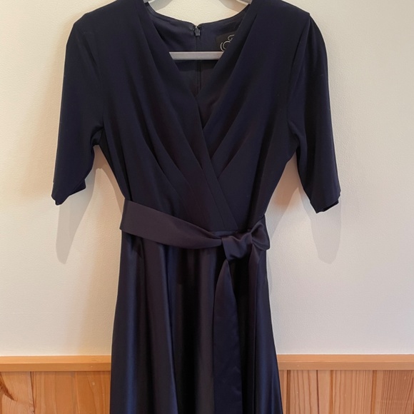 Alex Evenings 6 navy blue satin ballroom prom gown - Picture 11 of 11